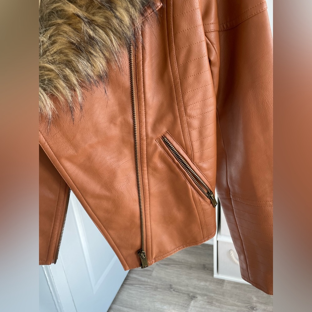 Leather Jacket - Picture 5 of 6